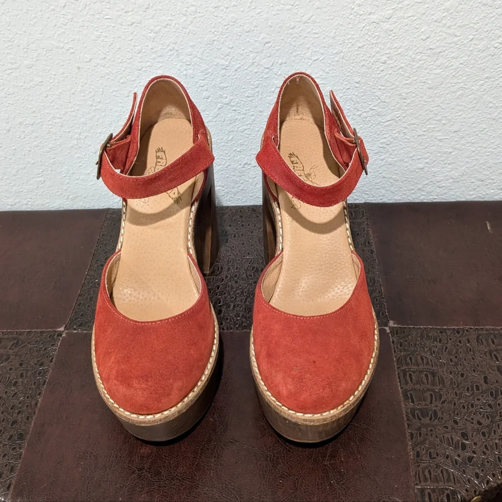 FreeBird Poppy Platform Maryjane Pumps Orange/ Red Ankle Straps size 9